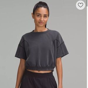 Black cropped lululemon bubble shirt